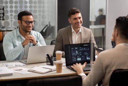 consulting-dOq4KL7R1BiM3E6Z.jpg