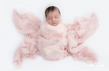 Newborn and family photographer - Image 13 (August 4, 2026)